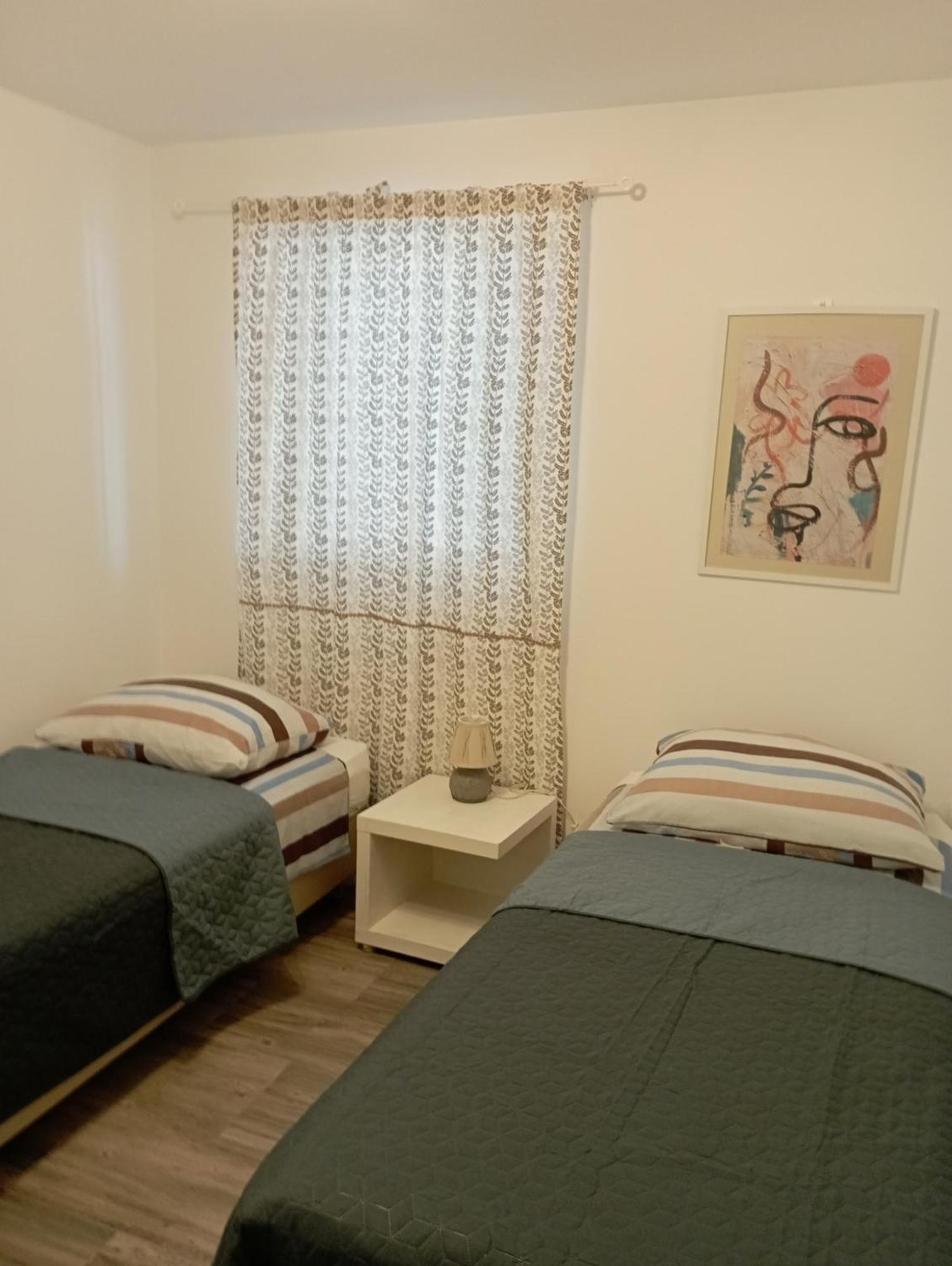 Apartments Frigan マスレニツァ エクステリア 写真